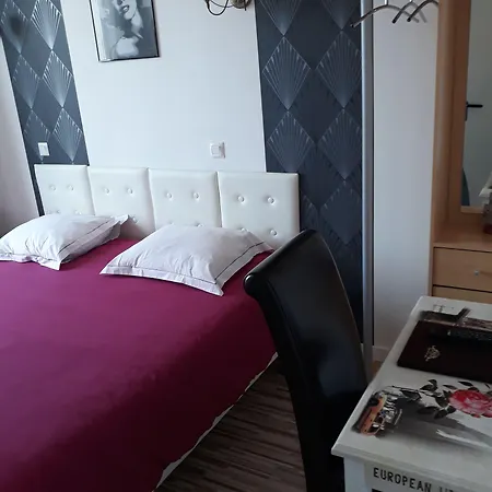 De La Gare Hotel