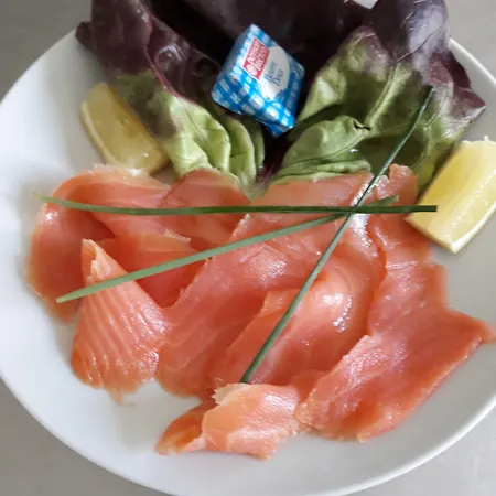 ホテル De La Gare Sainte-Gauburge-Sainte-Colombe