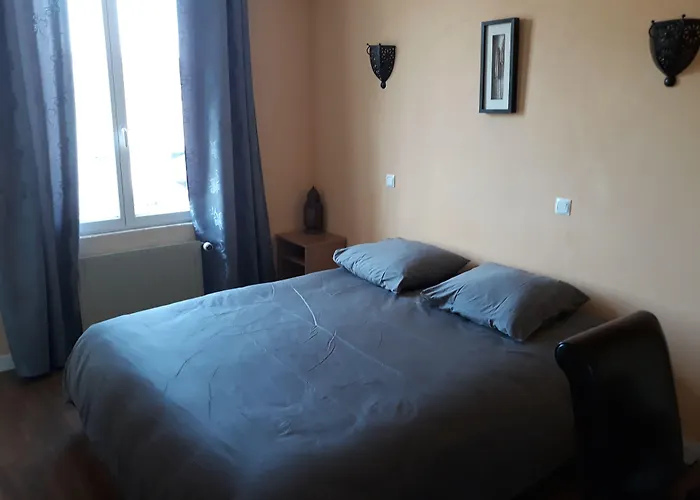 De La Gare * Sainte-Gauburge-Sainte-Colombe