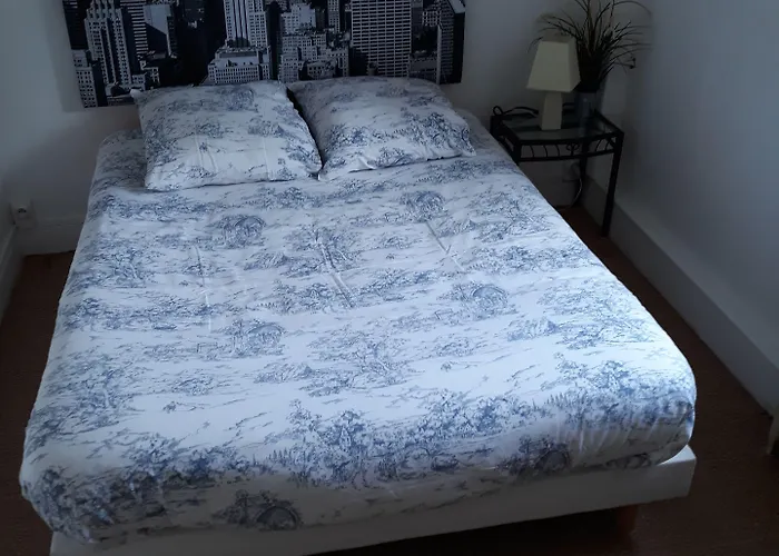 호텔 De La Gare Sainte-Gauburge-Sainte-Colombe