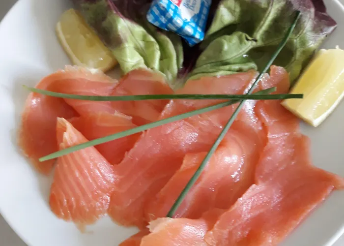 호텔 De La Gare Sainte-Gauburge-Sainte-Colombe