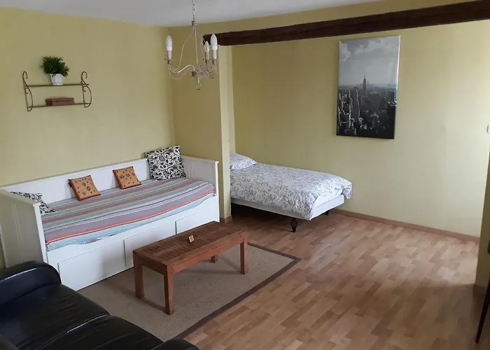 De La Gare Sainte-Gauburge-Sainte-Colombe