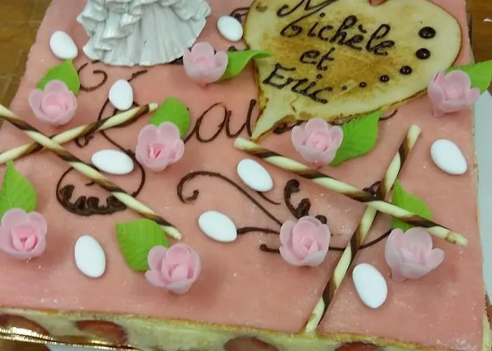 호텔 De La Gare Sainte-Gauburge-Sainte-Colombe